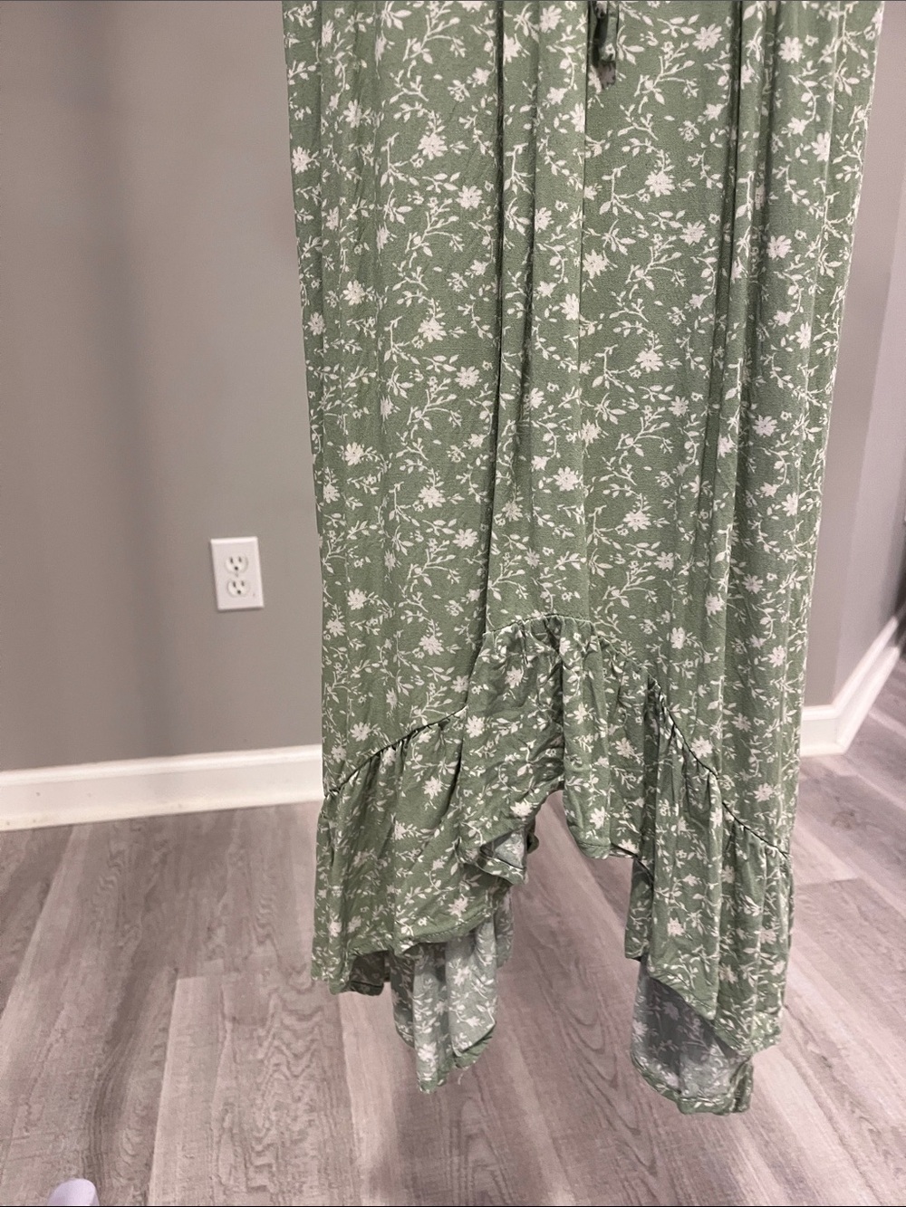 bobeau Sage Green Floral Midi Dress - Picture 3 of 3
